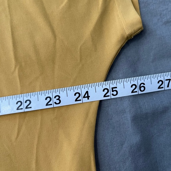 Calvin Klein Women's Mustard Top Size XL - Picture 6 of 6